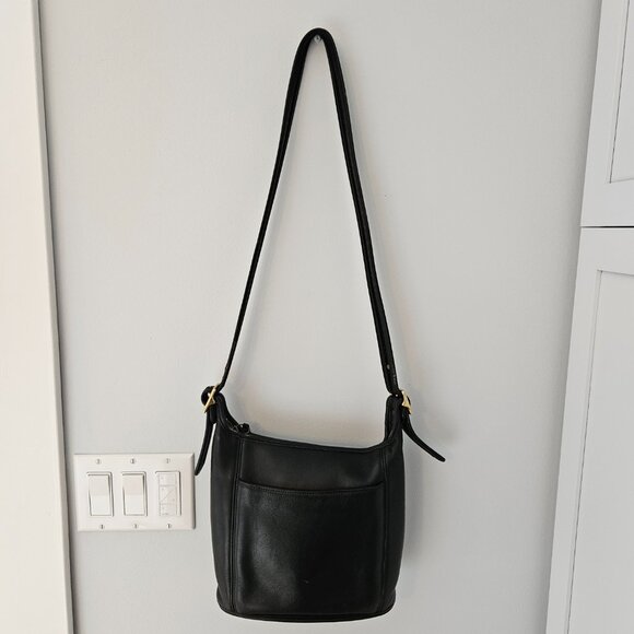 Vintage Coach Black Slim Duffle Sac - Made in USA (2000) - Like New Condition - Picture 8 of 15